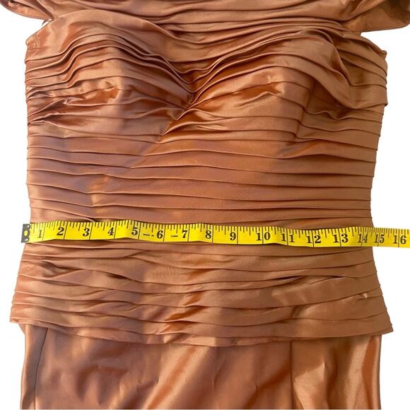 JS Collections Off Shoulder Shirred Taffeta Gown in Copper Size 6 US - Picture 10 of 11